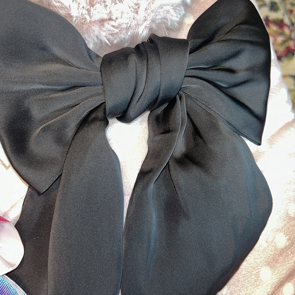 28 Hair Bows & Pins 💕🎀 - Picture 8 of 10